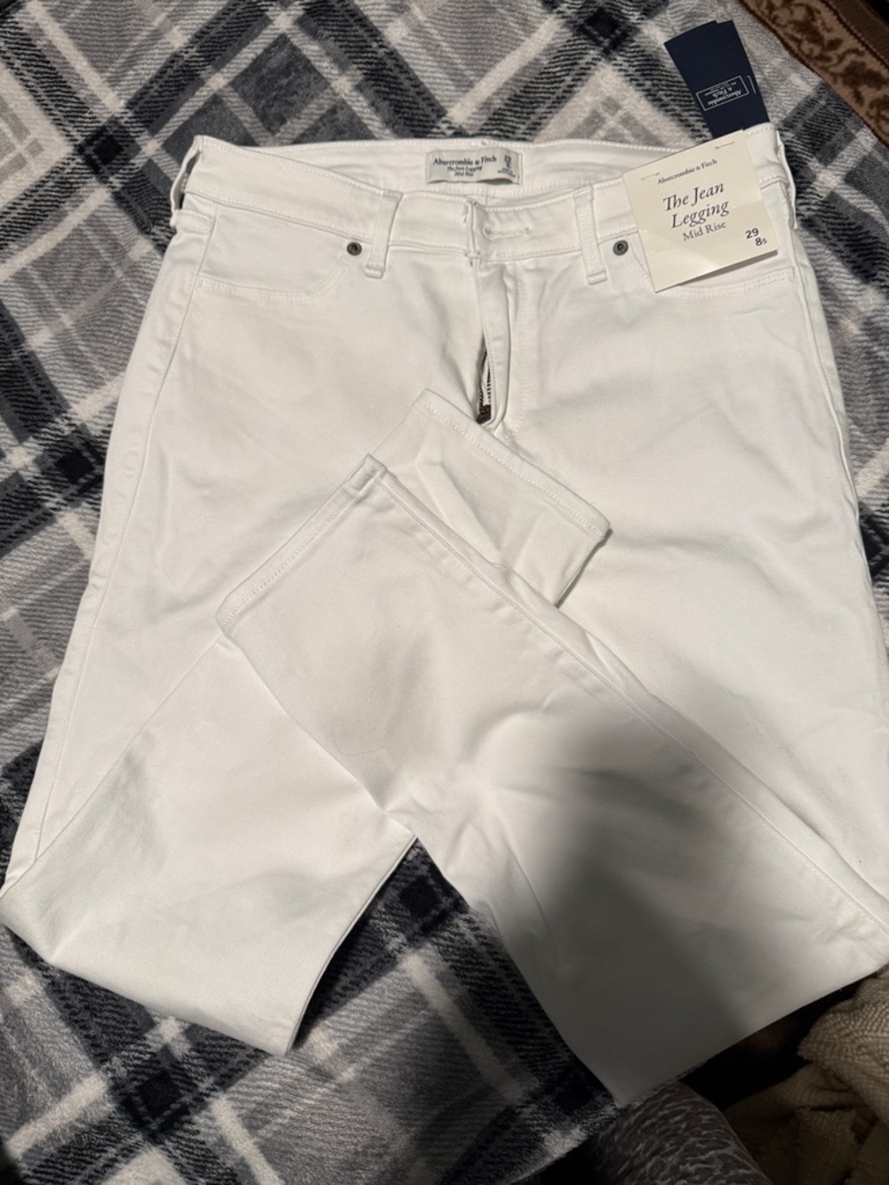 Abercrombie & Fitch White Mid-Rise Jean Legging 8 Short